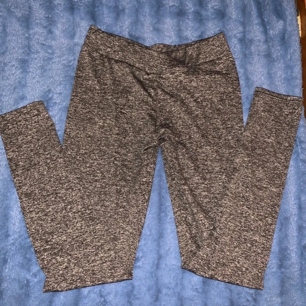 Booty lifting leggings size S